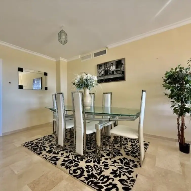 Sale of middle floor apartment in Santa María