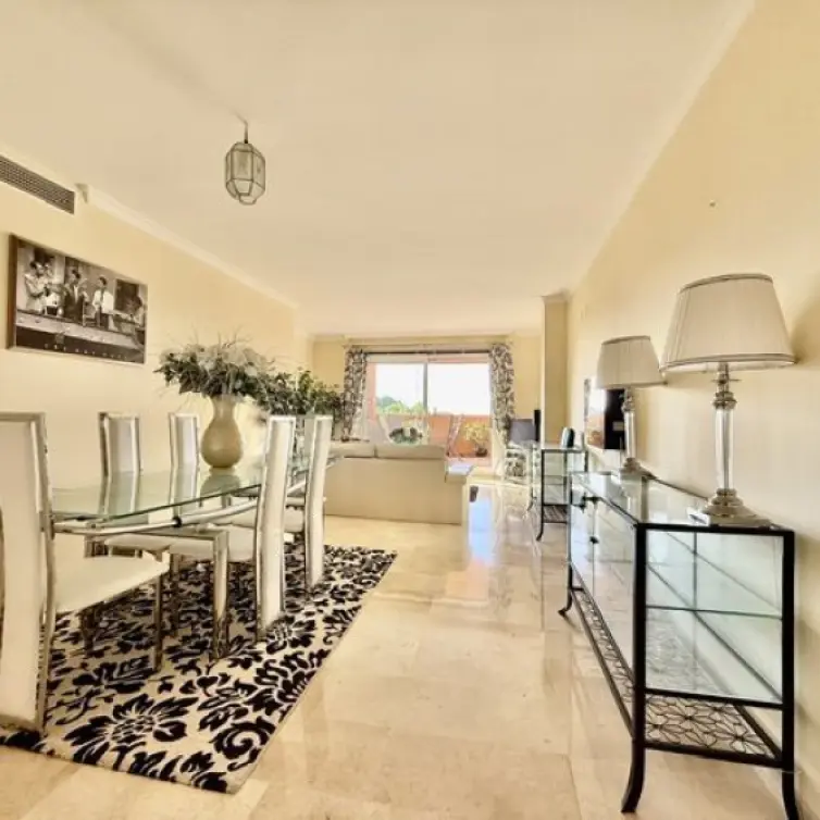Sale of middle floor apartment in Santa María