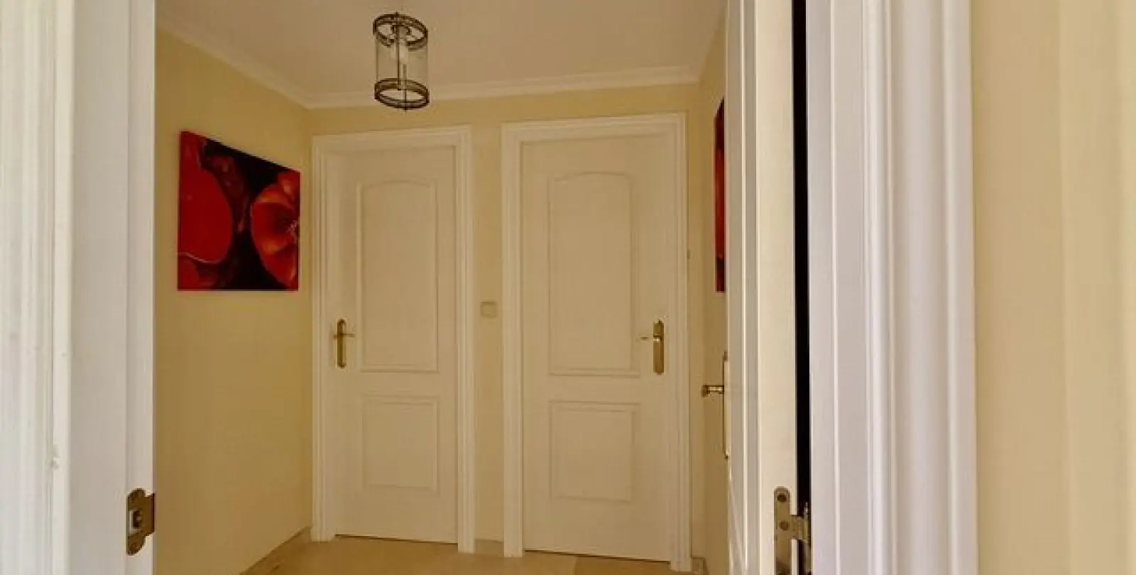 Sale of middle floor apartment in Santa María 7