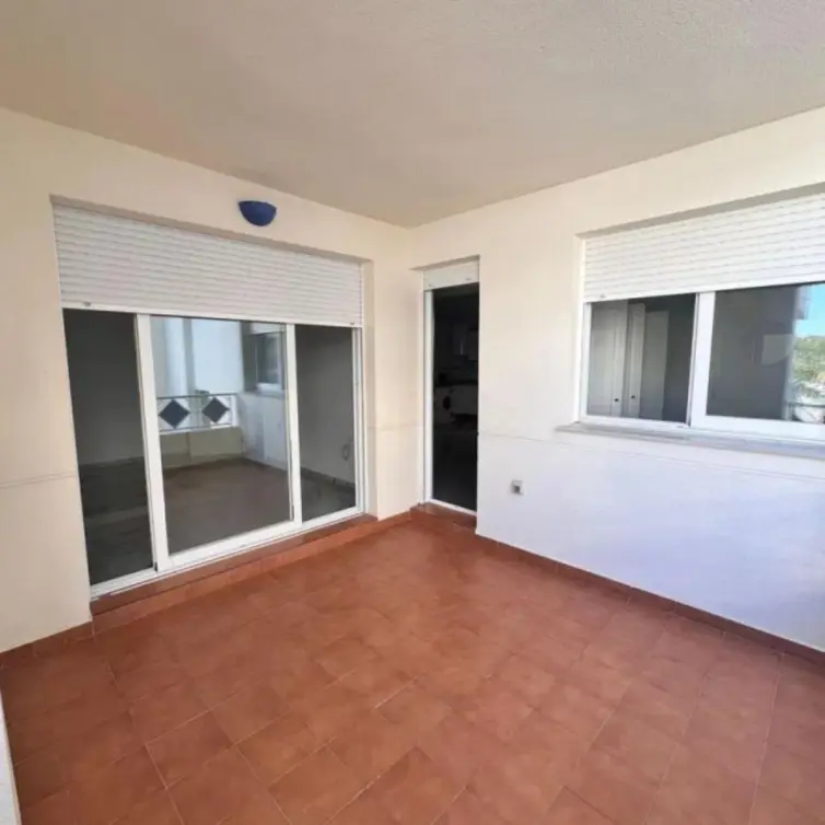 Продажа апартаментов на среднем этаже в Marbella