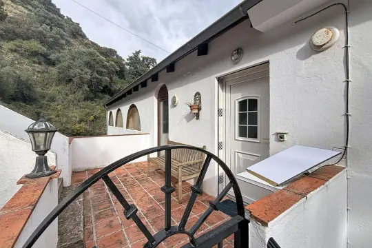 Image 6 thumb