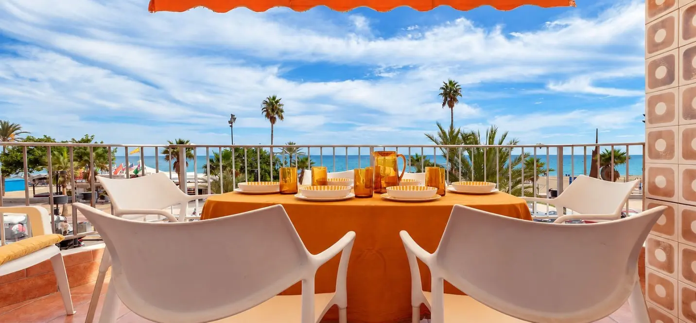 Sale of middle floor apartment in Los Boliches 0