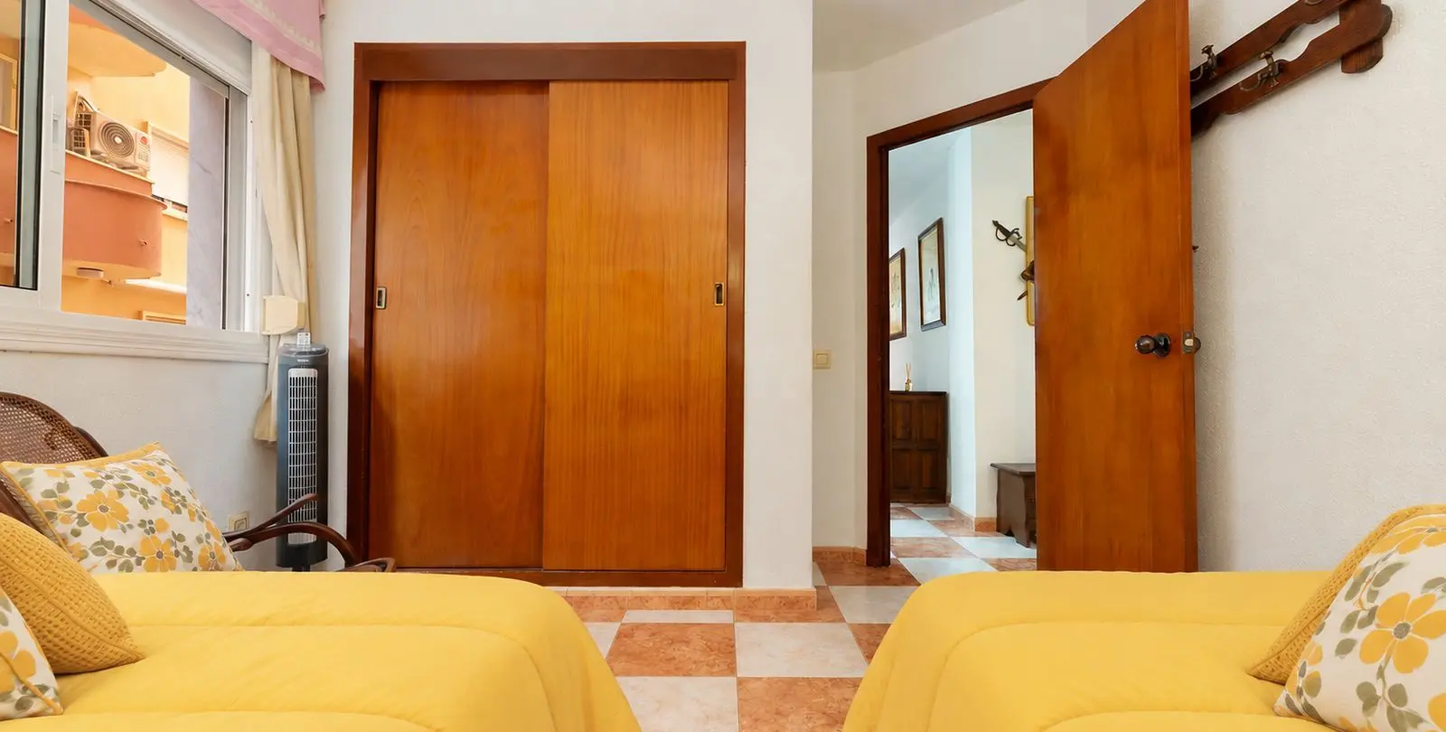 Sale of middle floor apartment in Los Boliches 15