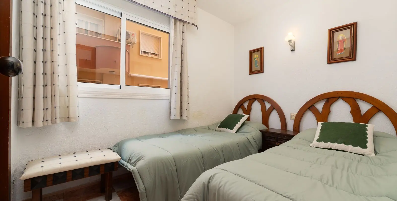 Sale of middle floor apartment in Los Boliches 16