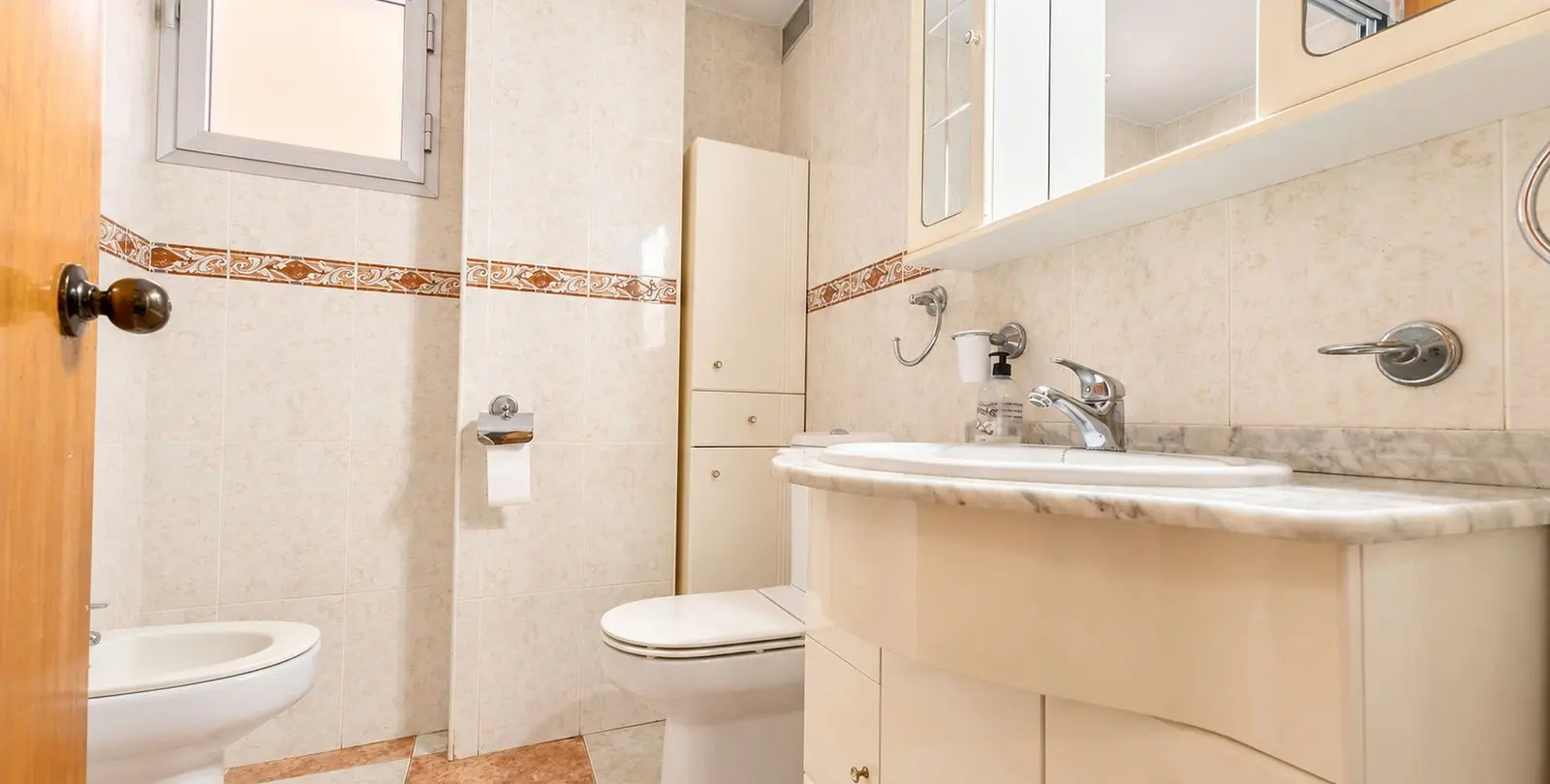 Sale of middle floor apartment in Los Boliches 20