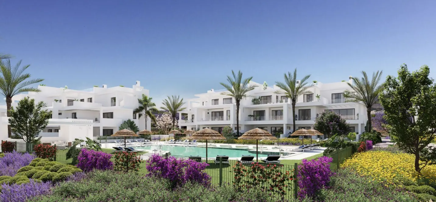 Venta de apartamento en planta media en Estepona 0