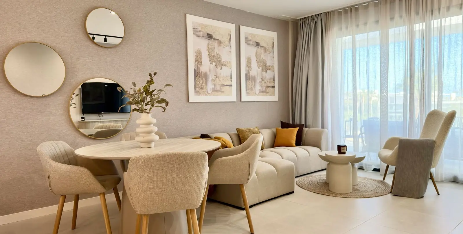 Venta de apartamento en planta media en Estepona 3