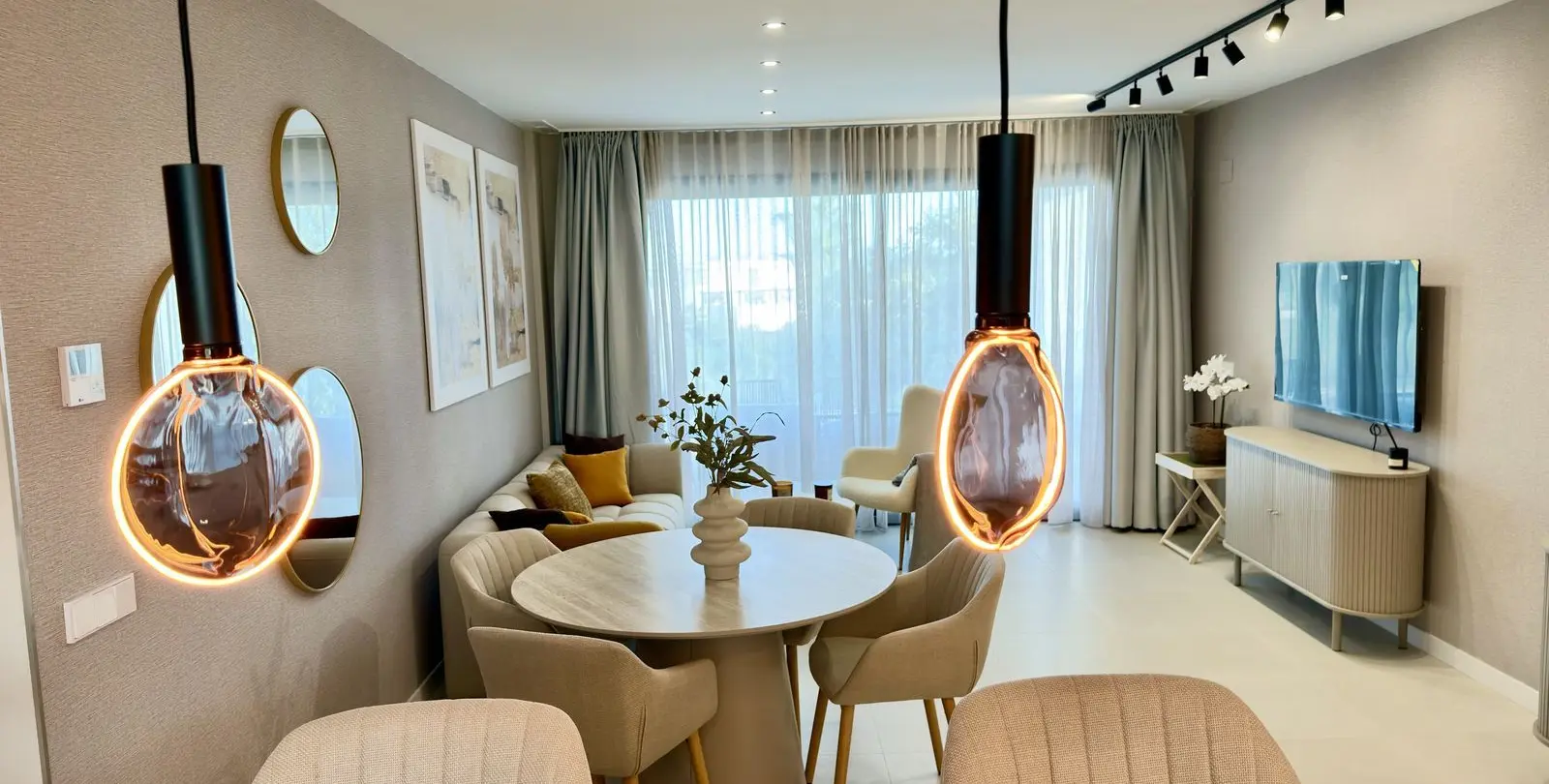 Venta de apartamento en planta media en Estepona 6