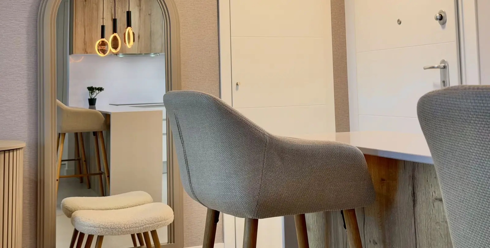 Venta de apartamento en planta media en Estepona 13