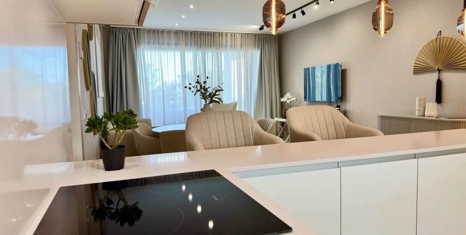 Venta de apartamento en planta media en Estepona 14