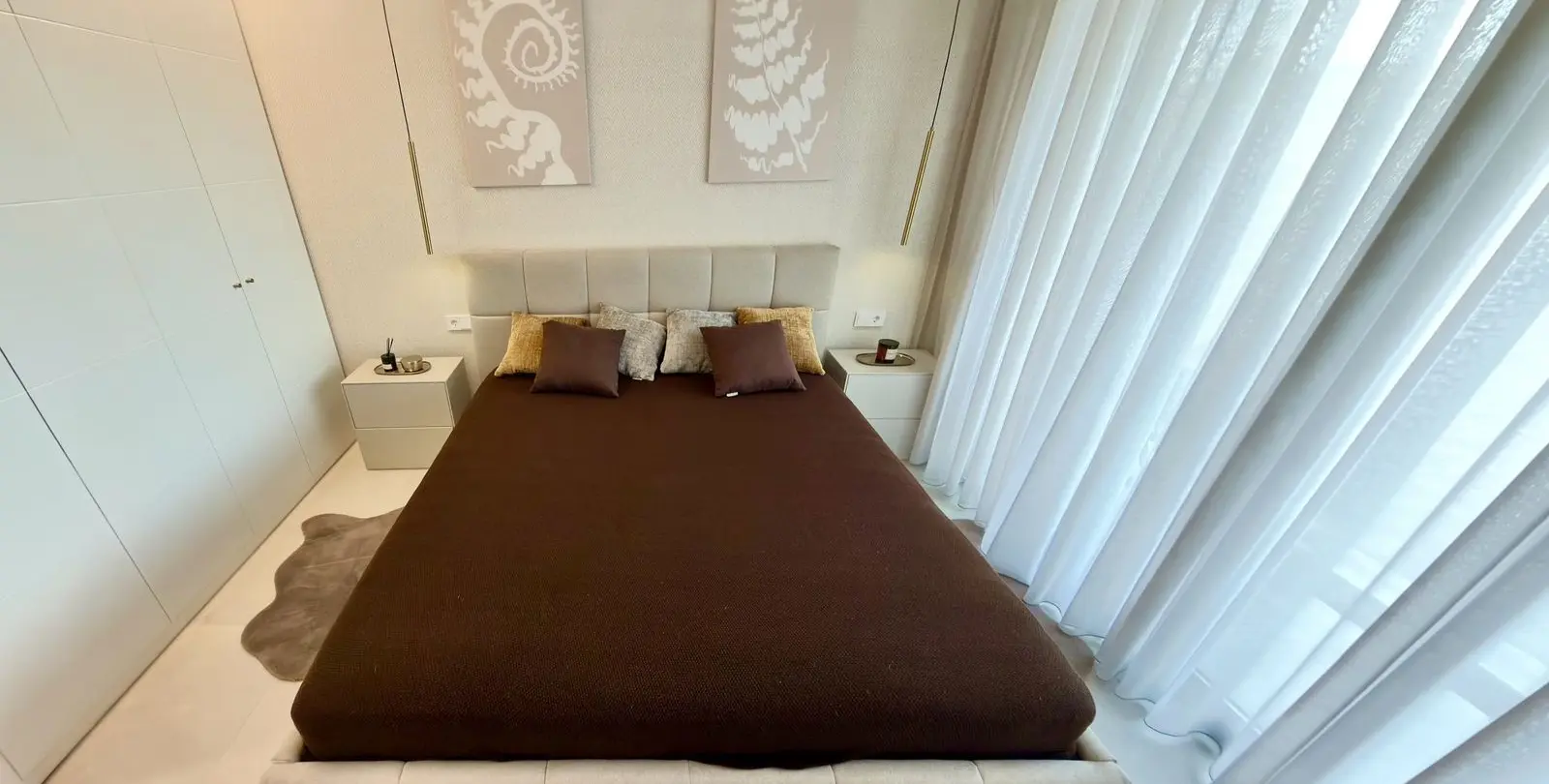 Venta de apartamento en planta media en Estepona 22