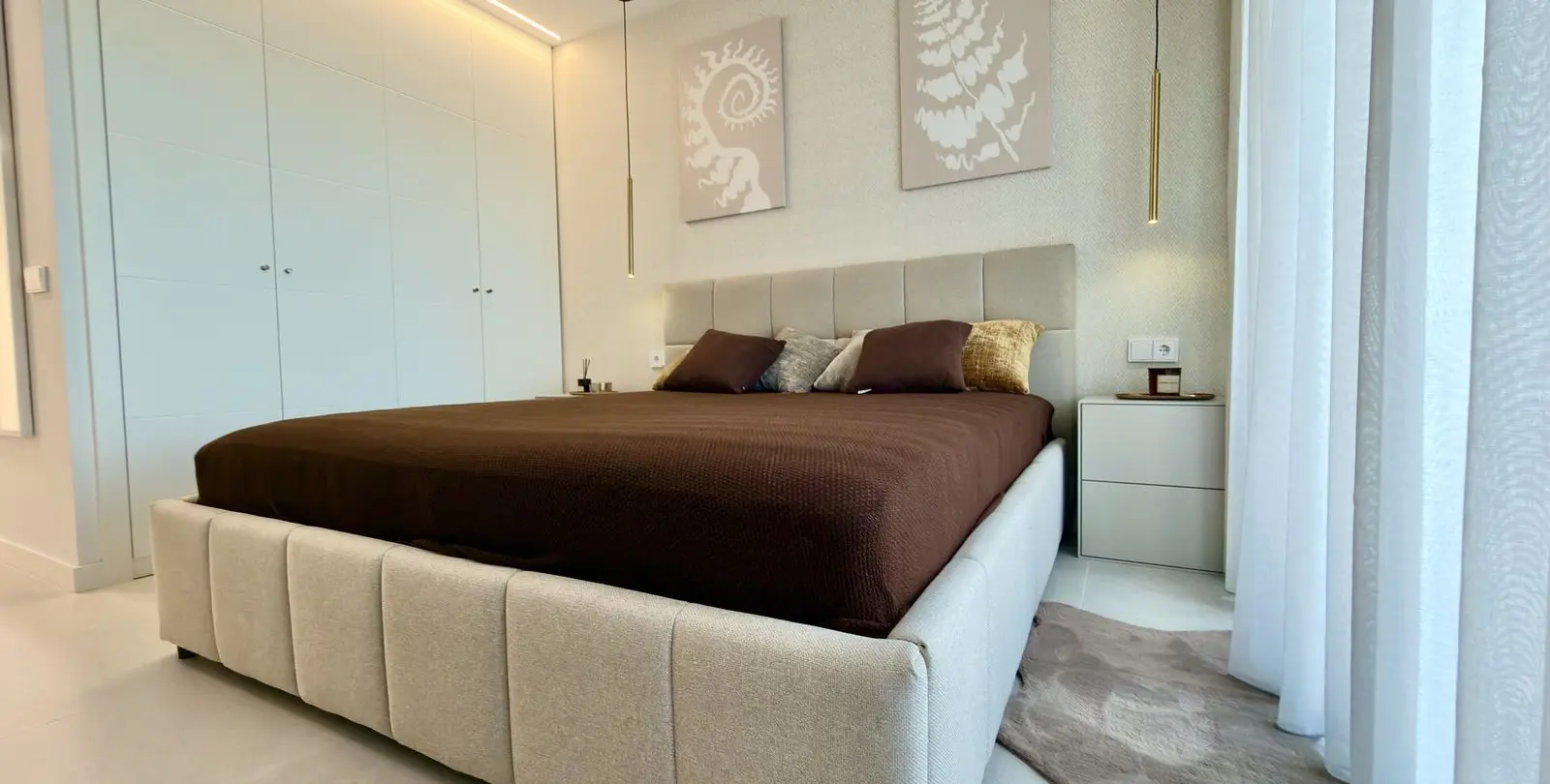 Venta de apartamento en planta media en Estepona 23