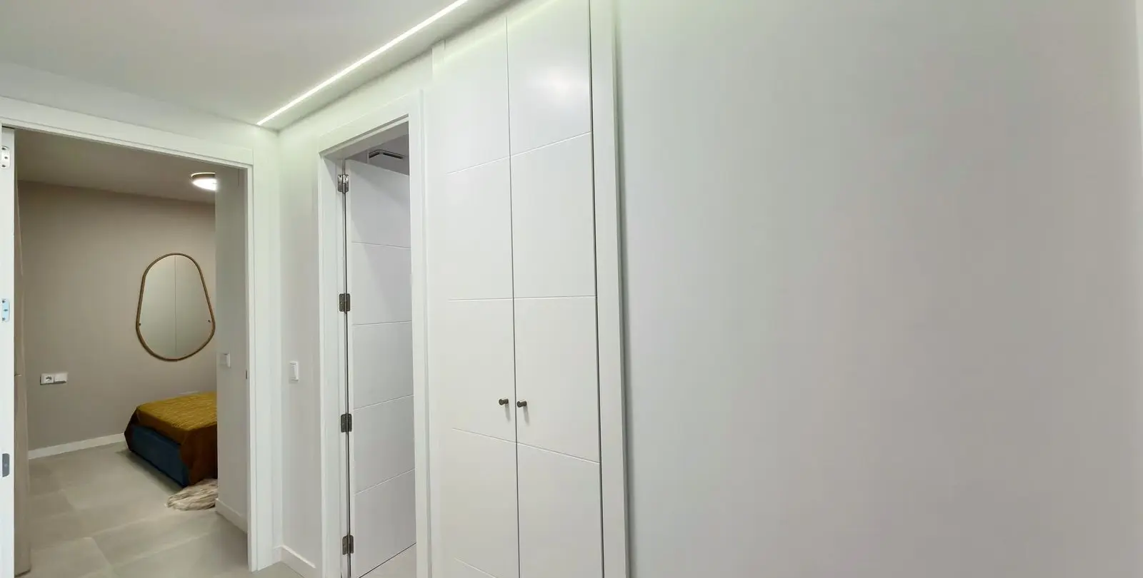 Venta de apartamento en planta media en Estepona 29