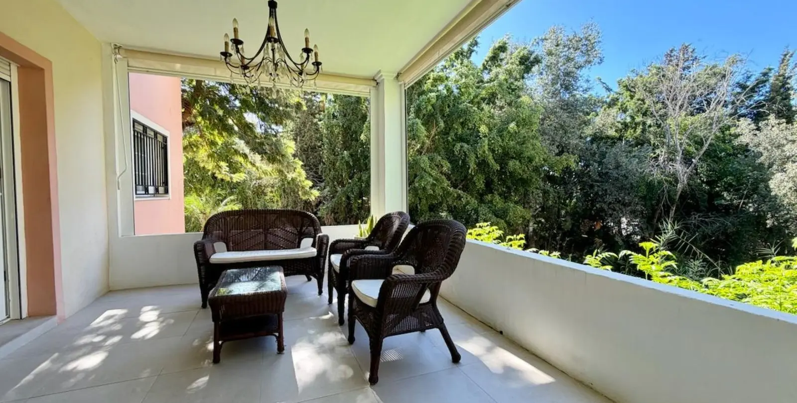 Venta de apartamento en planta baja en Nueva Andalucía 1