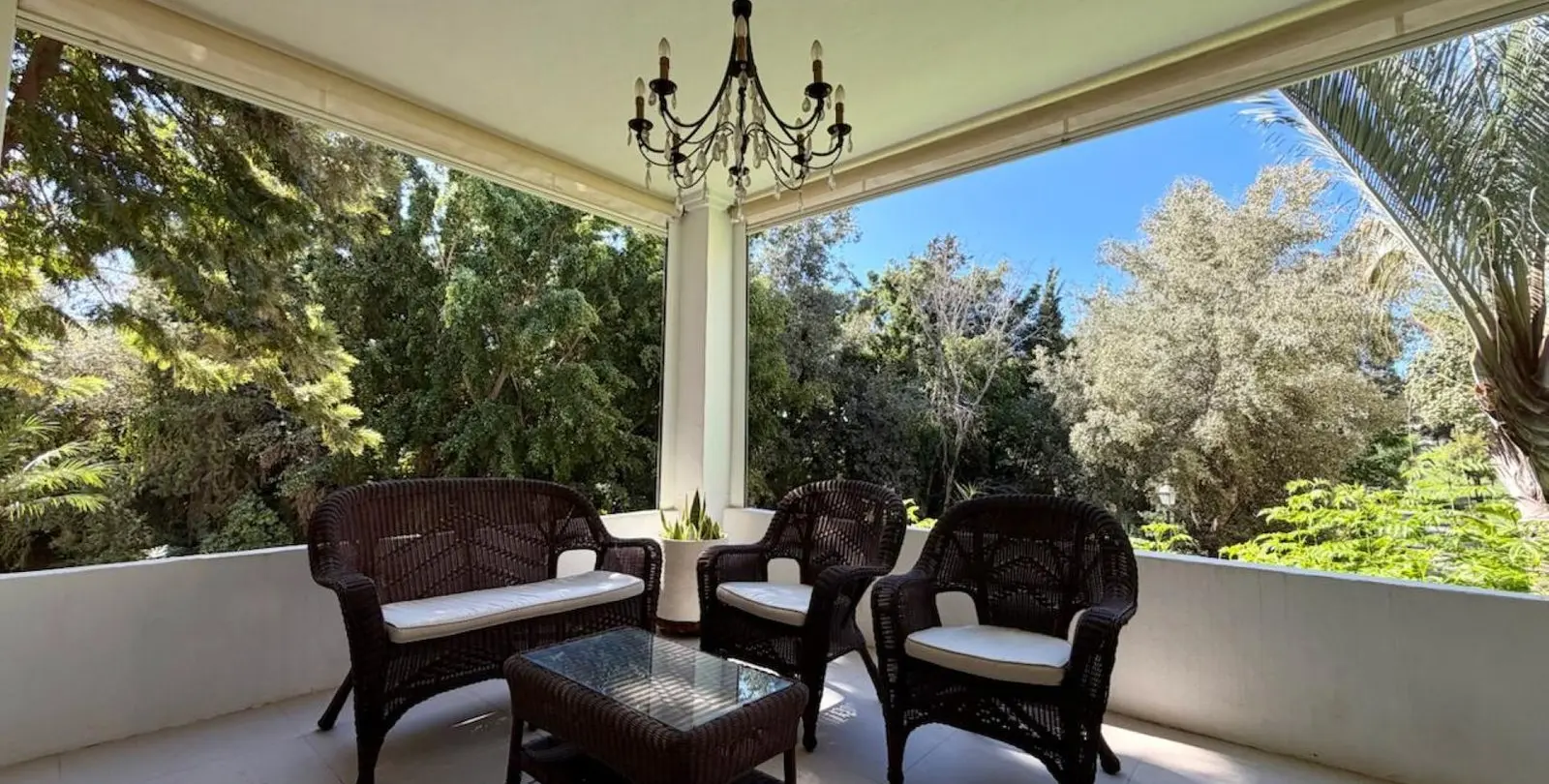 Venta de apartamento en planta baja en Nueva Andalucía 2
