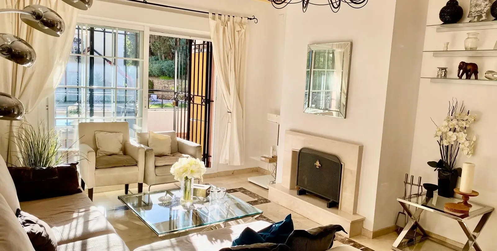 Venta de apartamento en planta media en Nueva Andalucía 5