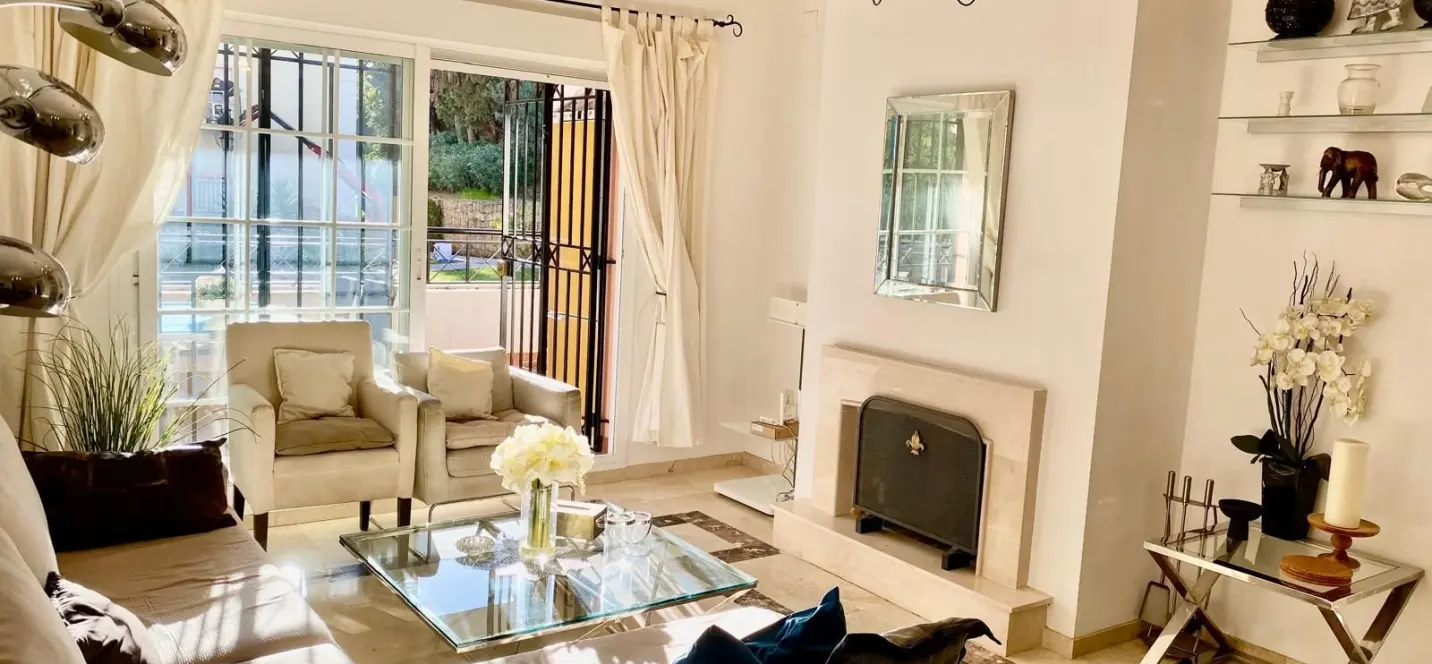Sale of middle floor apartment in Nueva Andalucía 4