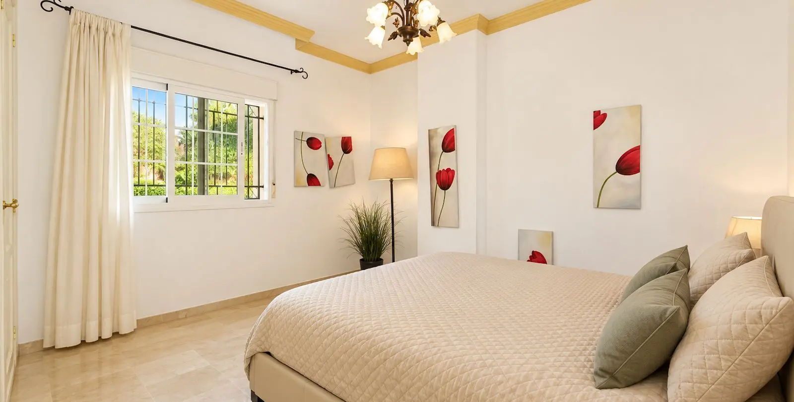 Venta de apartamento en planta media en Nueva Andalucía 11