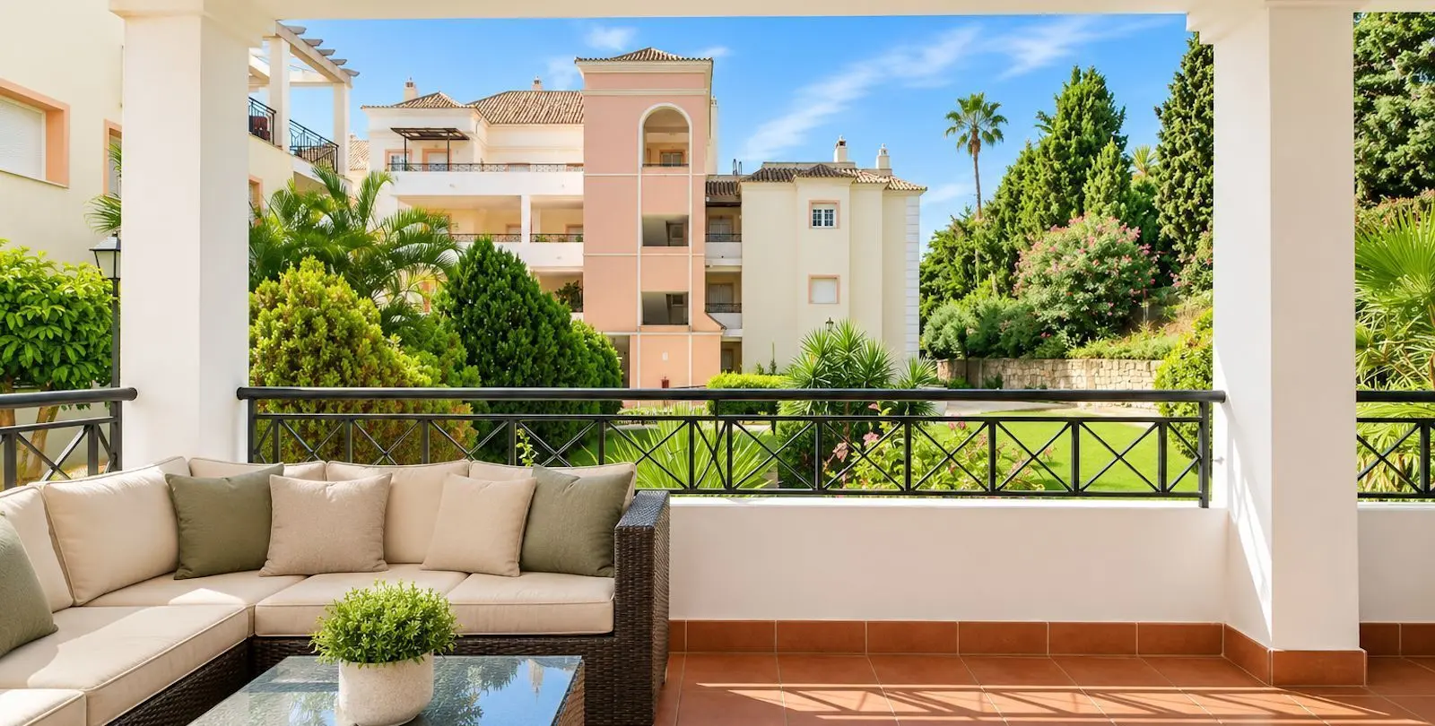 Venta de apartamento en planta media en Nueva Andalucía 19