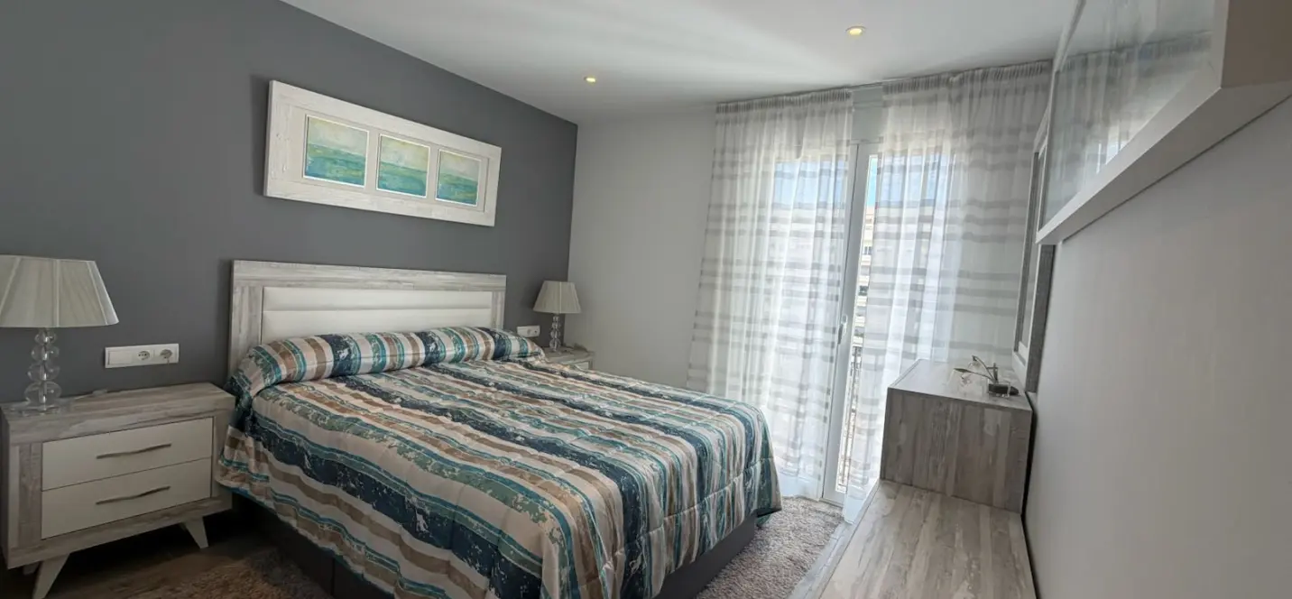 Sale of middle floor apartment in Puerto Banús 3