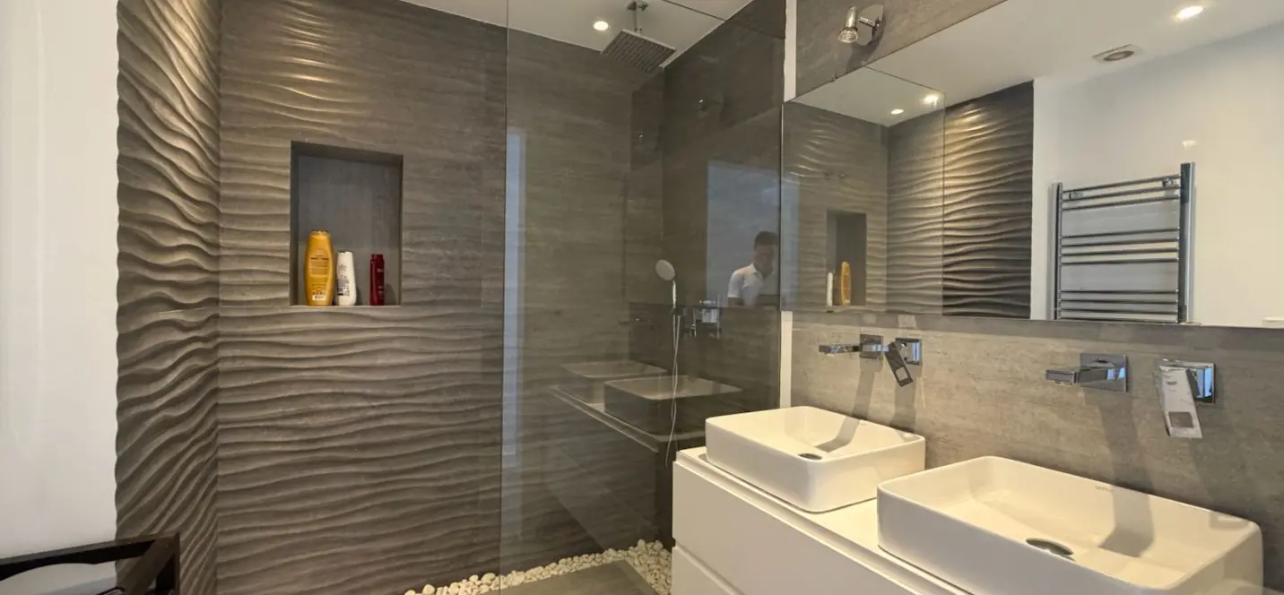 Sale of middle floor apartment in Puerto Banús 4