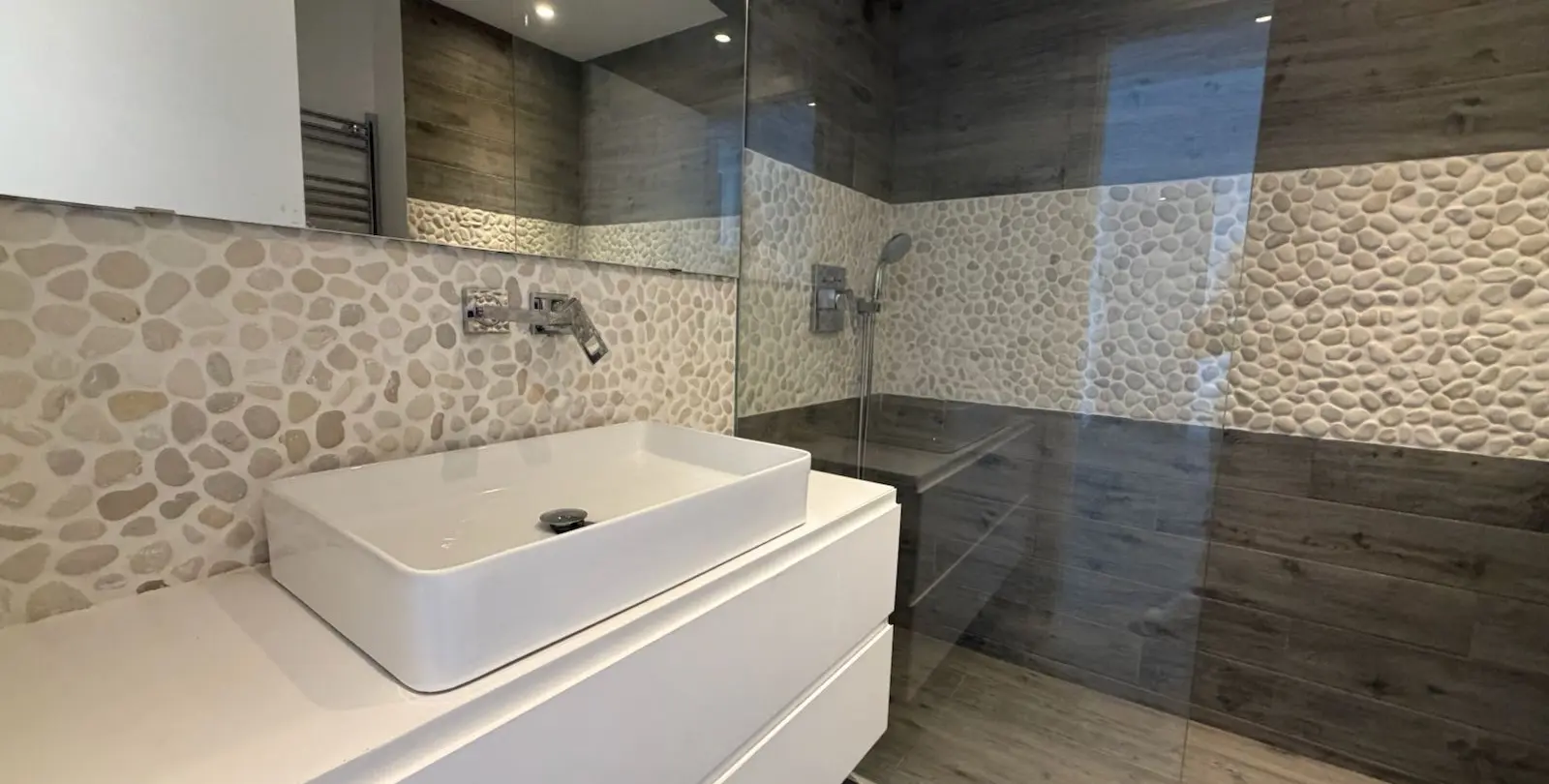 Venta de apartamento en planta media en Puerto Banús 6