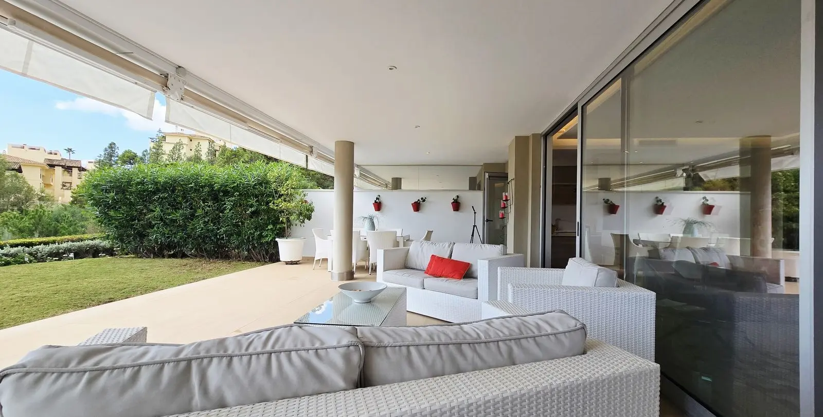 Venta de apartamento en planta baja en Benahavís 14