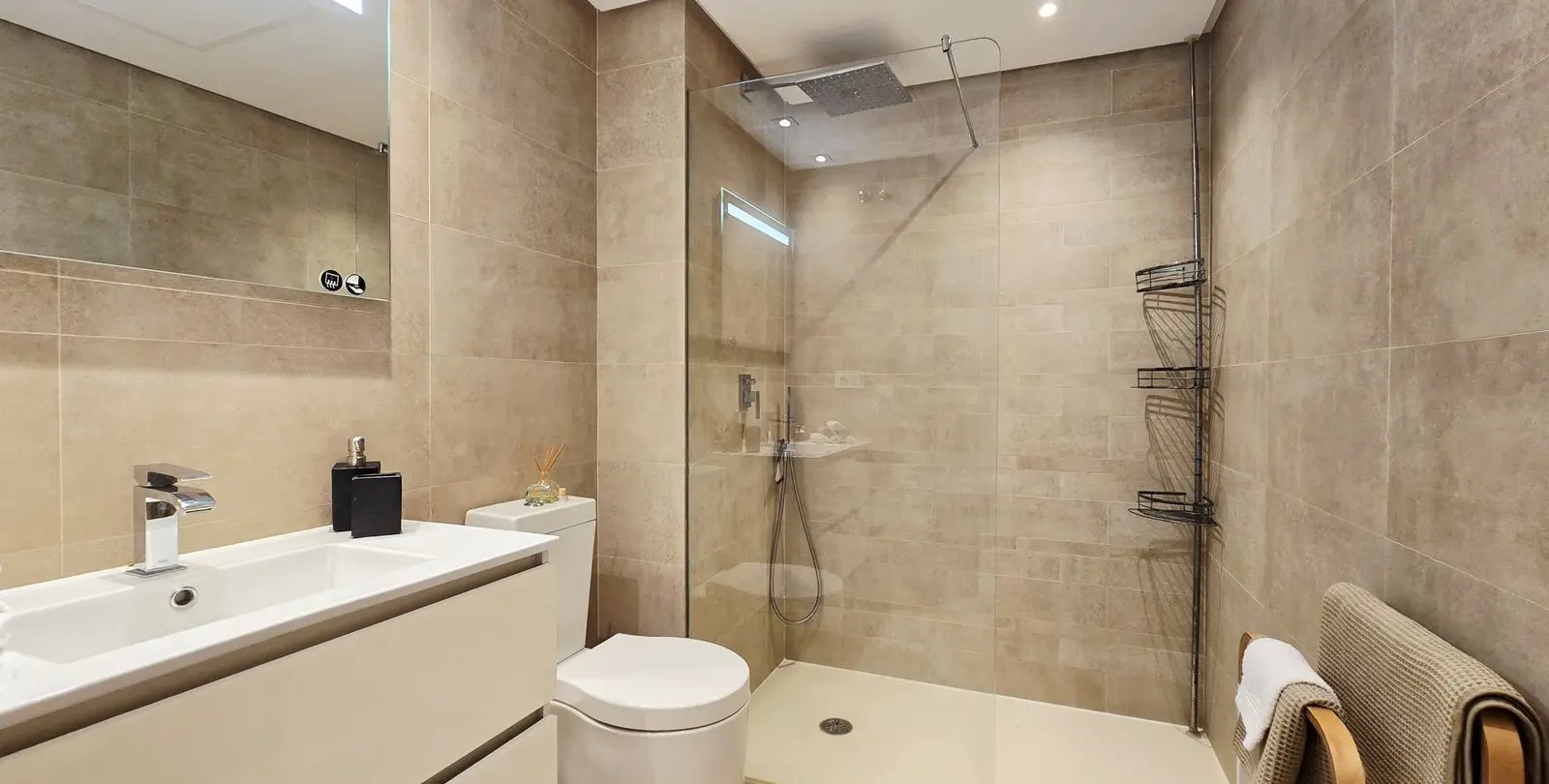 Venta de apartamento en planta baja en Benahavís 29