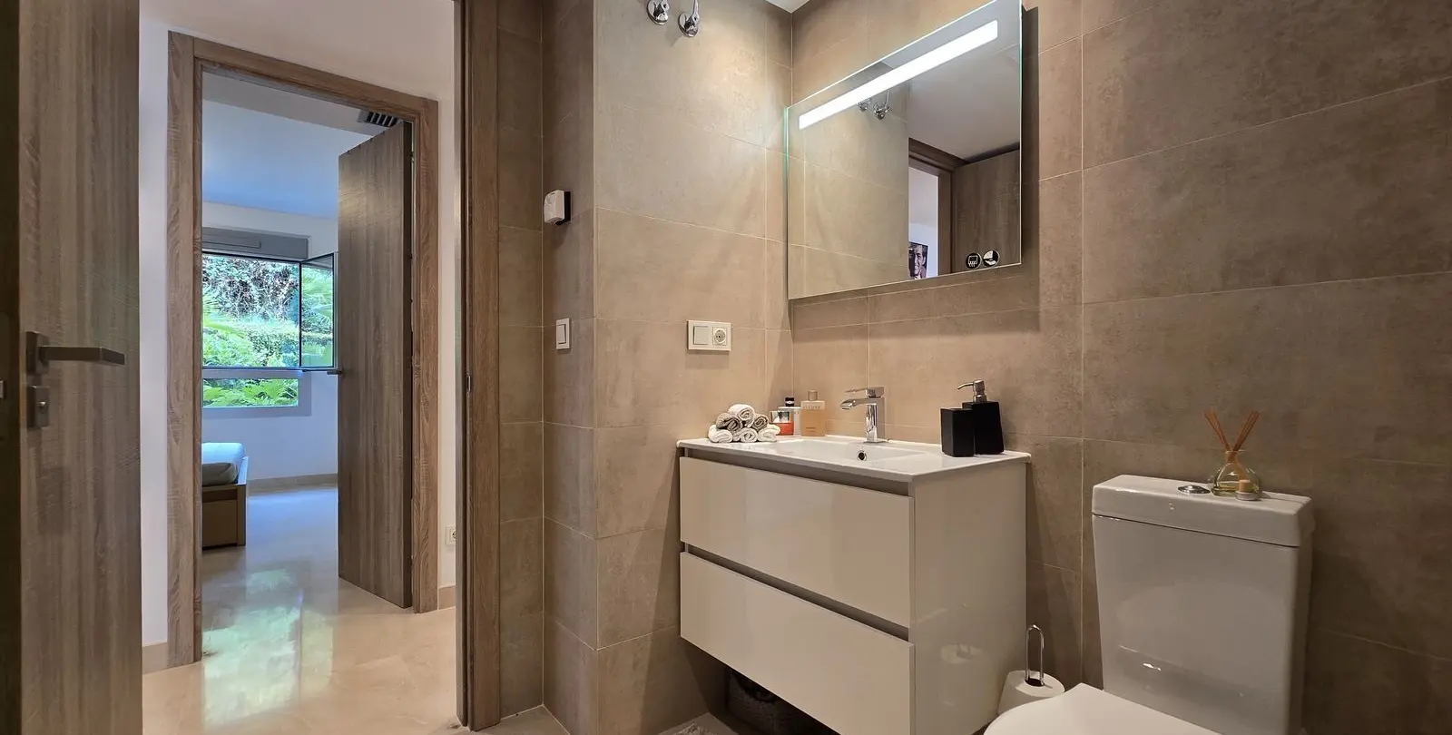 Venta de apartamento en planta baja en Benahavís 30