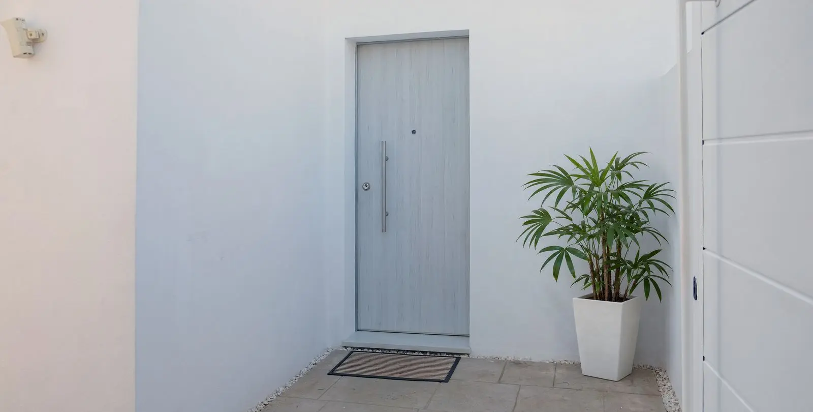 Sale of semi-detached house in New Golden Mile 9