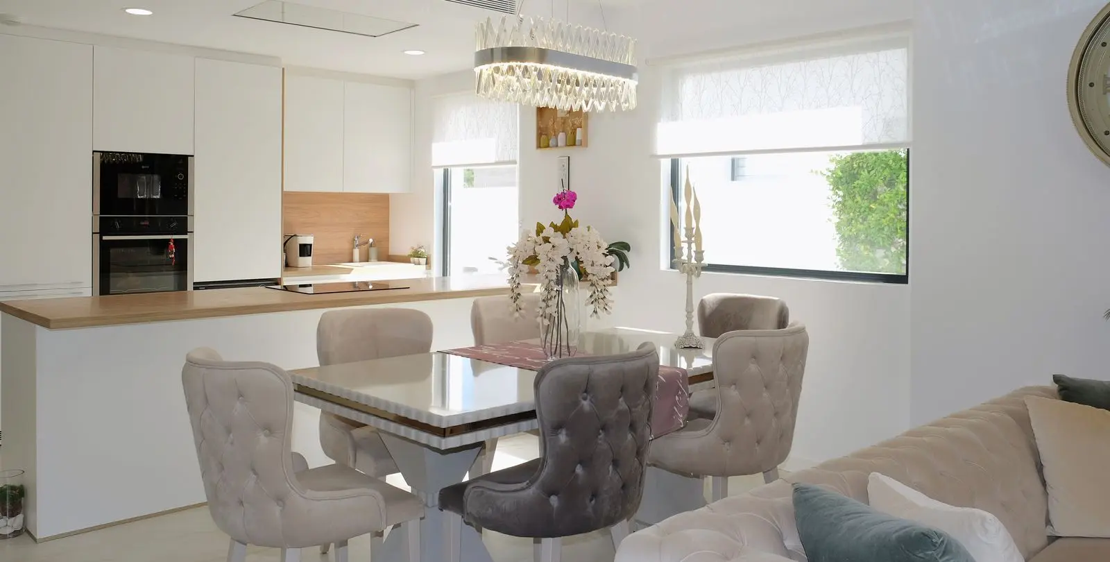 Sale of semi-detached house in New Golden Mile 14