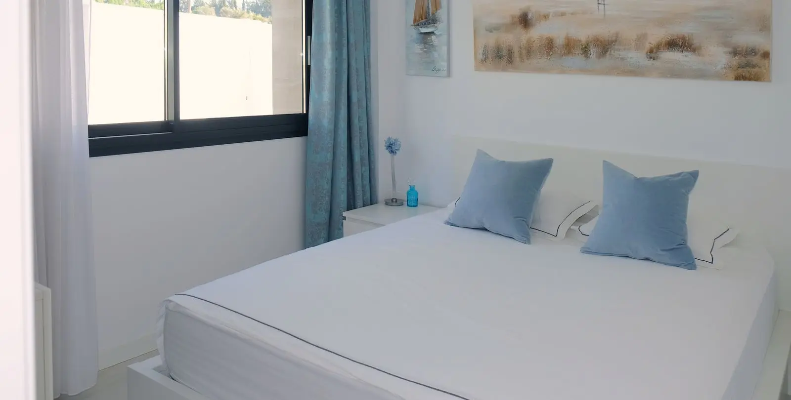 Sale of semi-detached house in New Golden Mile 20