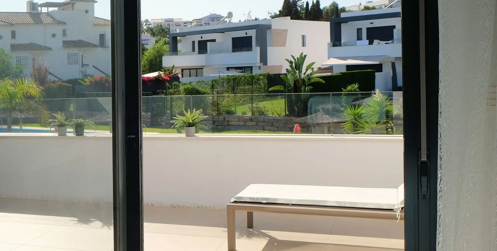 Sale of semi-detached house in New Golden Mile 31