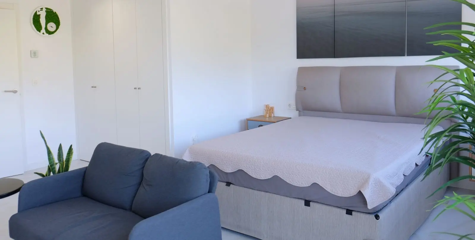 Sale of semi-detached house in New Golden Mile 33