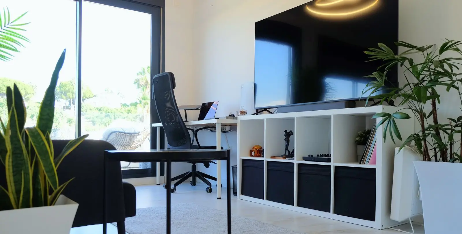 Sale of semi-detached house in New Golden Mile 35