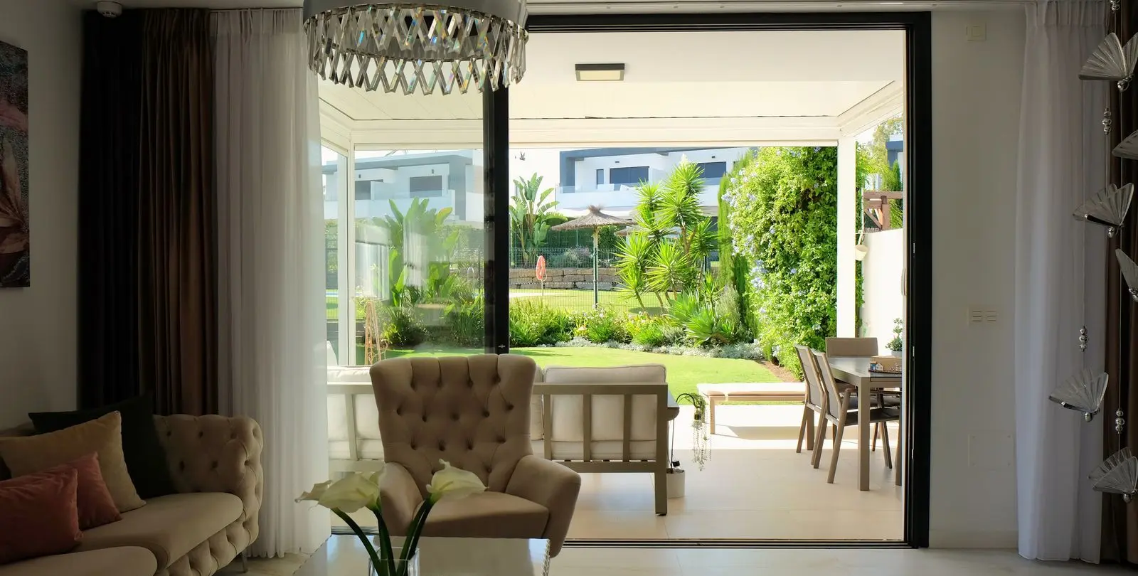 Sale of semi-detached house in New Golden Mile 38