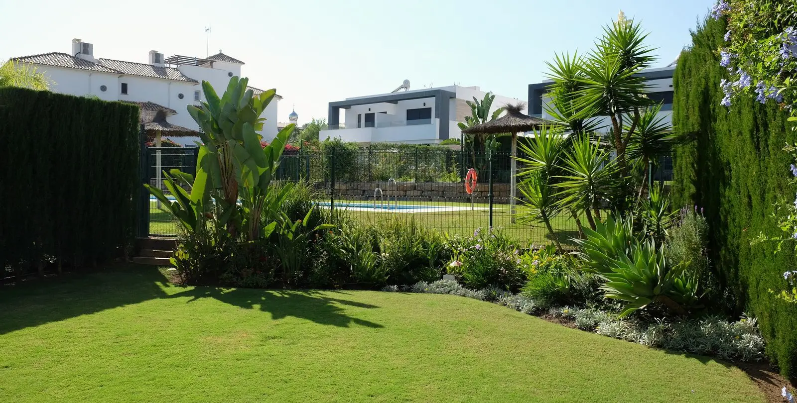 Sale of semi-detached house in New Golden Mile 41