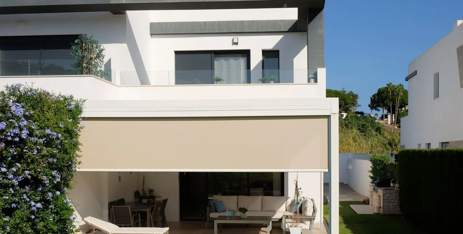 Sale of semi-detached house in New Golden Mile 42