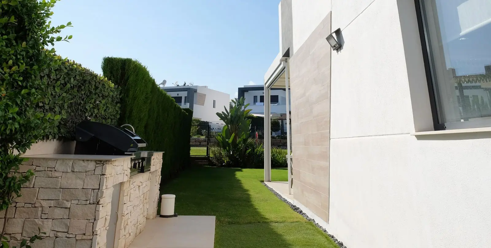 Sale of semi-detached house in New Golden Mile 44