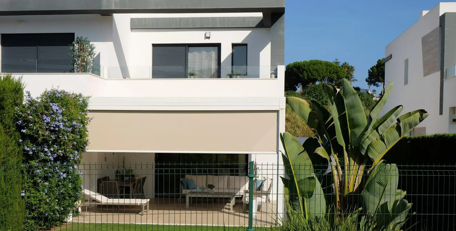Sale of semi-detached house in New Golden Mile 50