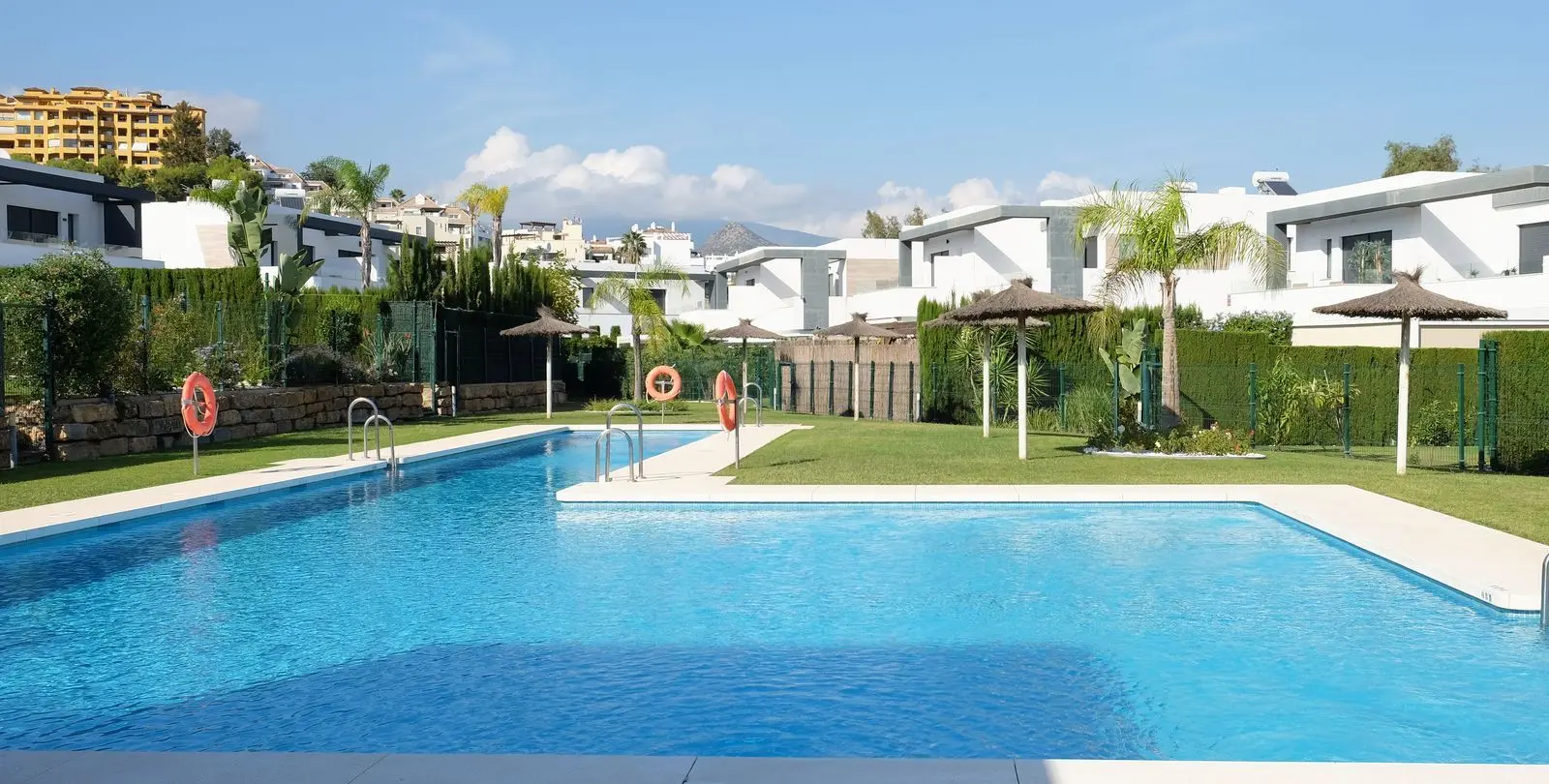 Sale of semi-detached house in New Golden Mile 52