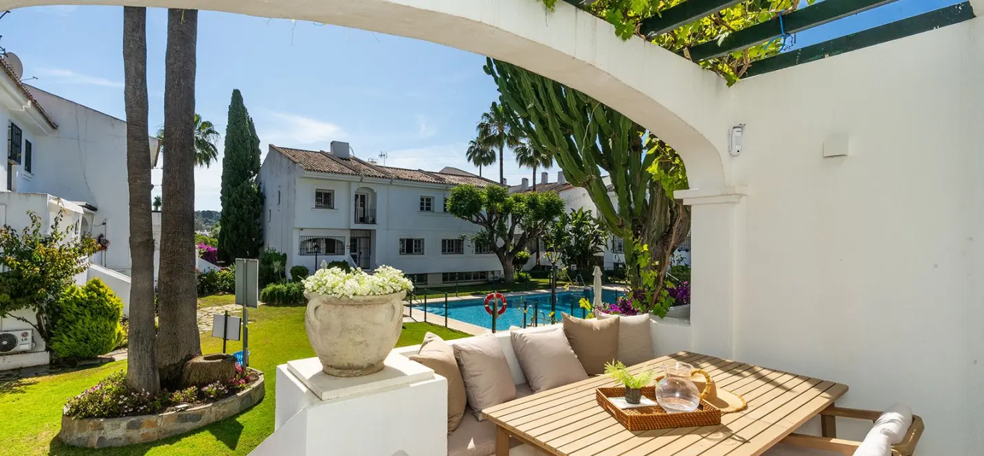Sale of townhouse in Nueva Andalucía 0