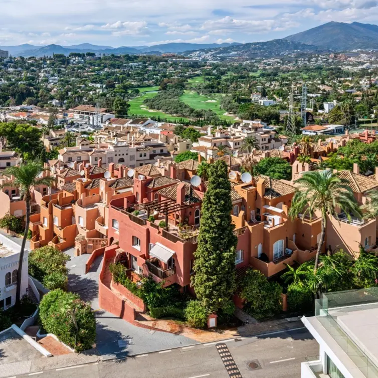 Venta de adosado en Nueva Andalucía