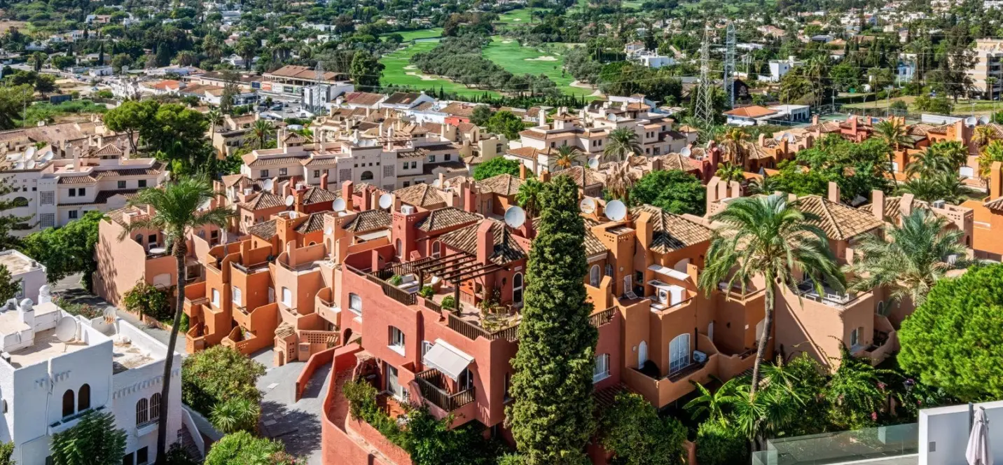 Sale of townhouse in Nueva Andalucía 0
