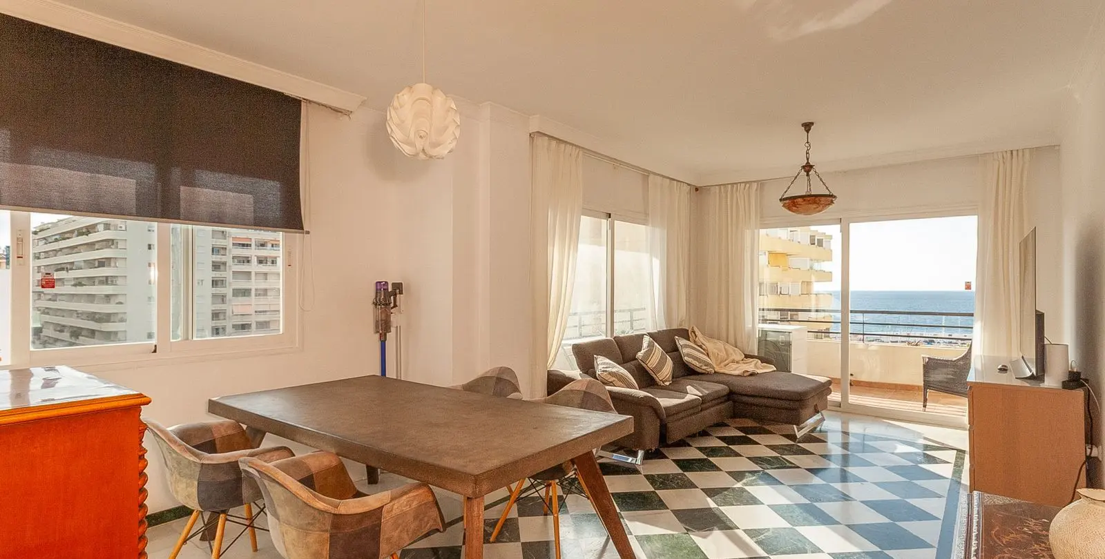 Venta de apartamento en planta media en Marbella 3