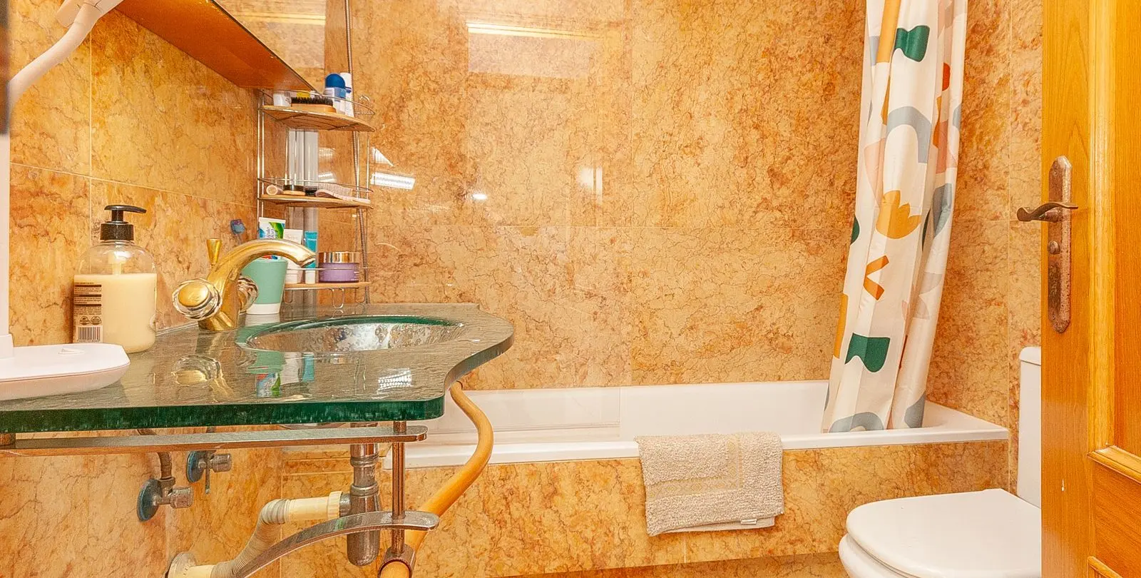 Venta de apartamento en planta media en Marbella 6