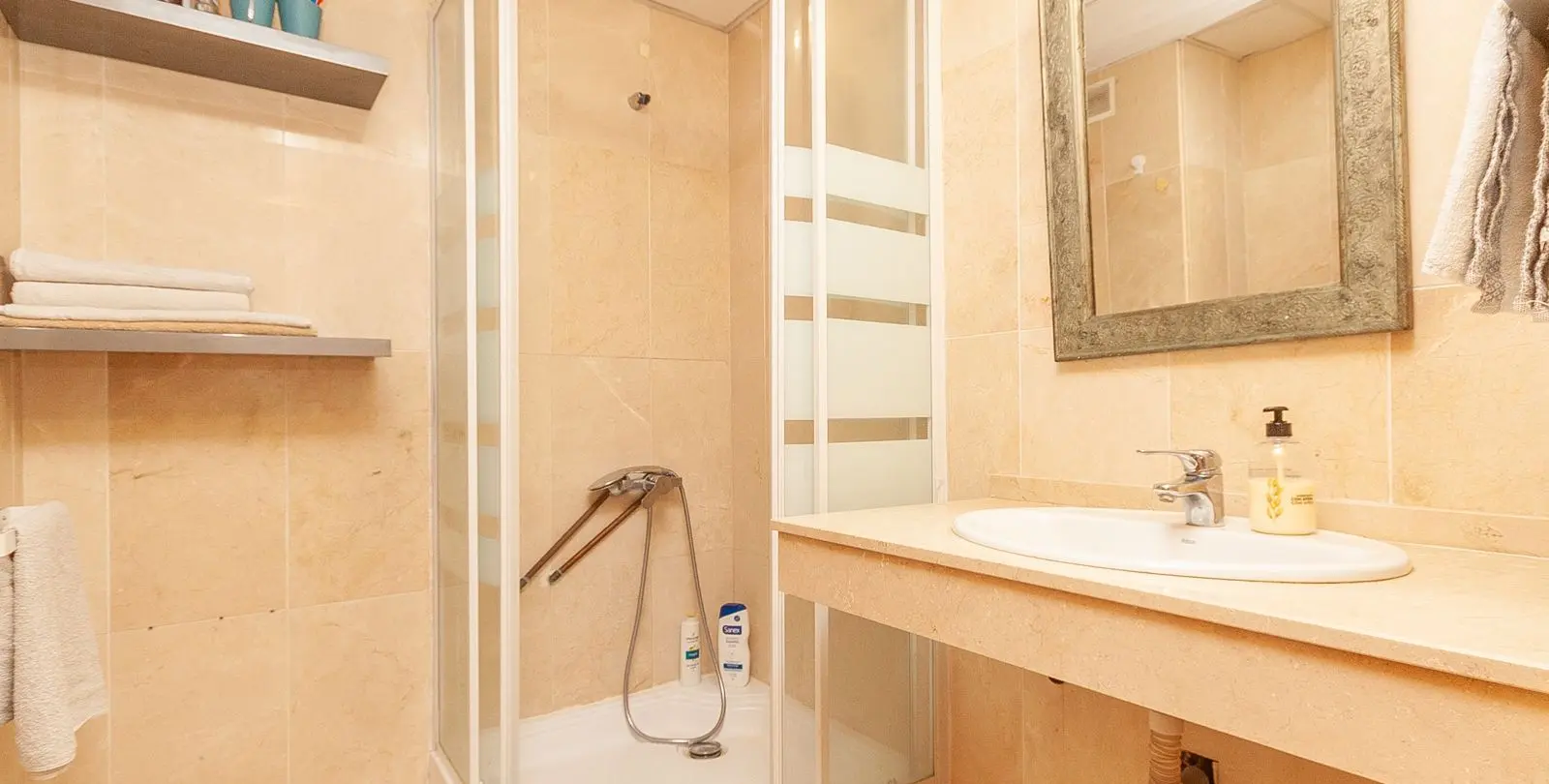 Venta de apartamento en planta media en Marbella 8