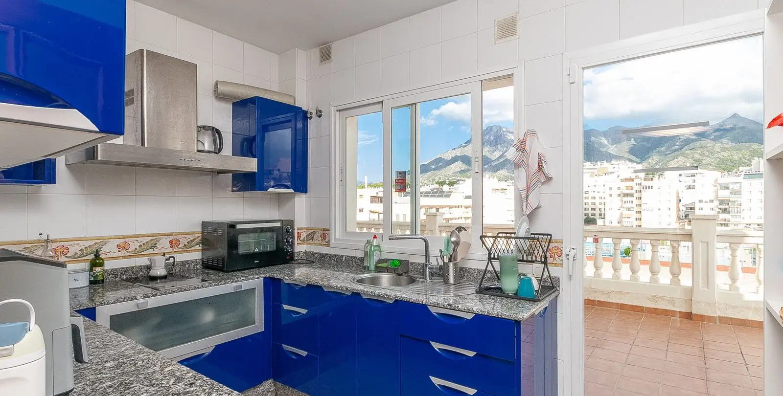 Venta de apartamento en planta media en Marbella 10