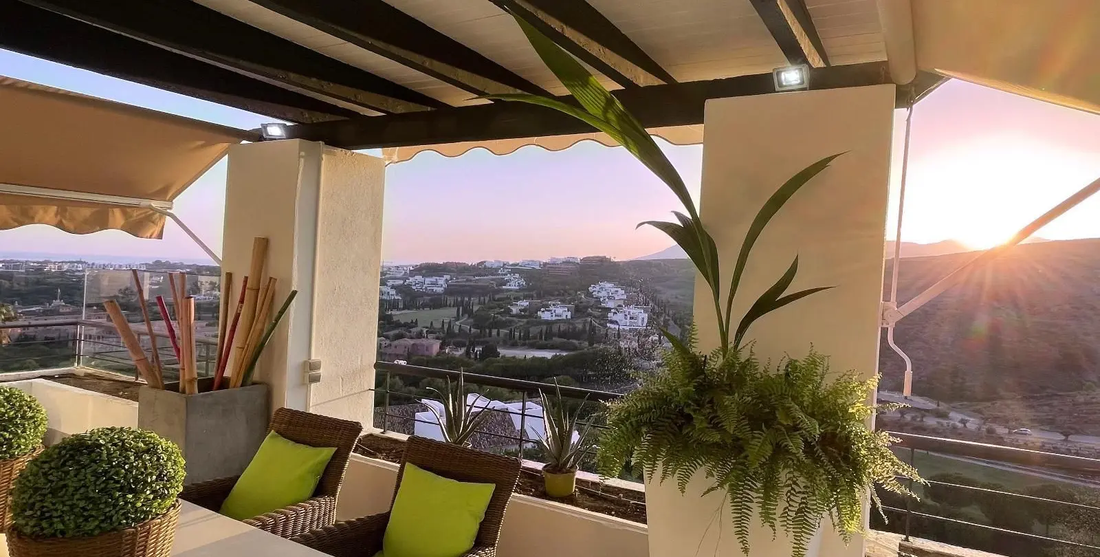 Venta de apartamento en planta baja en Los Flamingos 6