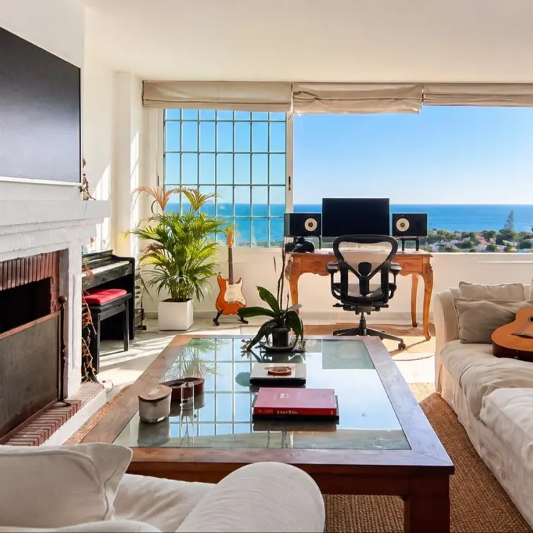 Venta de apartamento en planta media en Puerto Banús